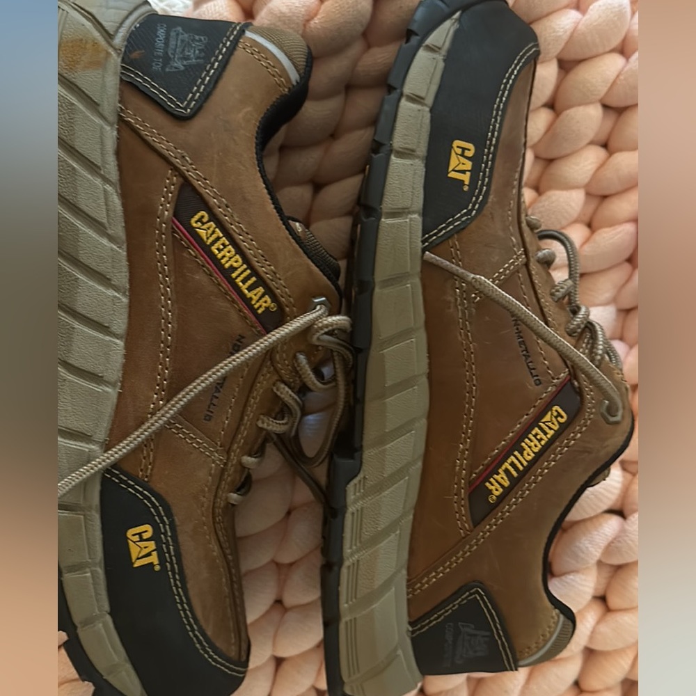 Caterpillar composite Toe shoes size 9